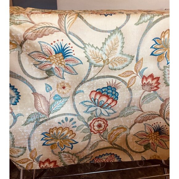Richloom Screen Print Design Fabric Traditional Cottage Core Floral 54” X 52” - Picture 3 of 5